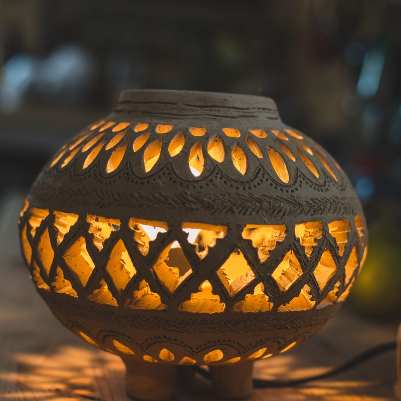 גוף-תאורה-מחימר-עומד-הודי-1